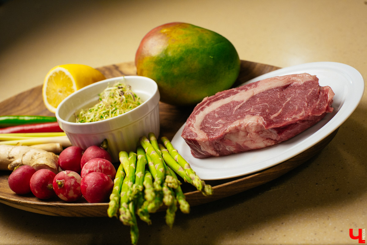 Мастер-шеф студии Roulet доказал в кулинарном поединке, что сладкая говядина вкуснее перченой свинины