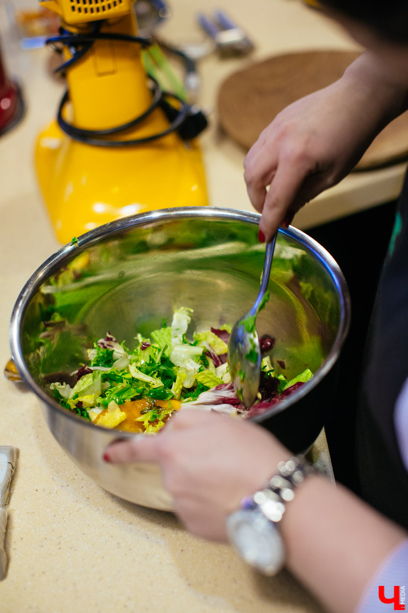 Мастер-шеф студии Roulet доказал в кулинарном поединке, что сладкая говядина вкуснее перченой свинины