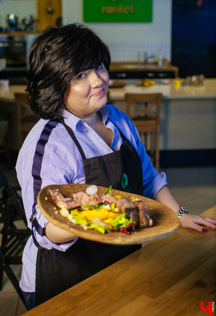 Мастер-шеф студии Roulet доказал в кулинарном поединке, что сладкая говядина вкуснее перченой свинины