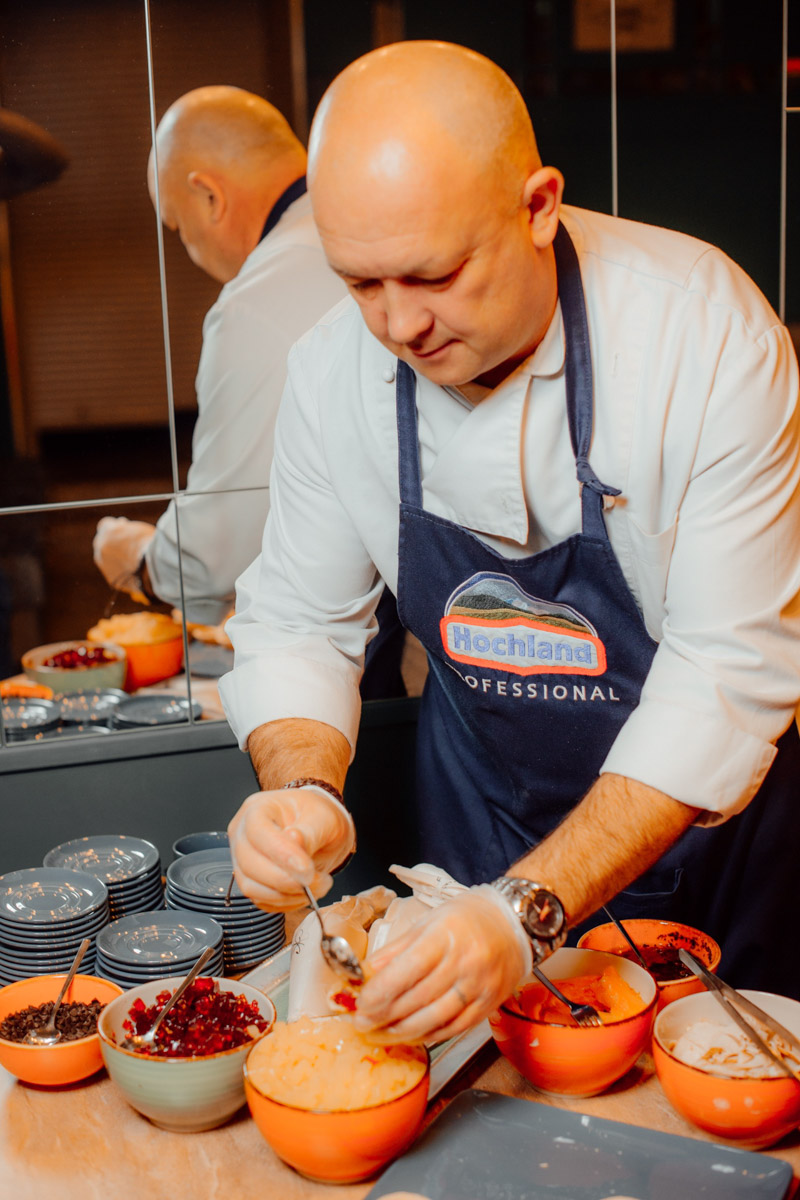 На улице Большая Московская, 22 открылся музыкальный ресторан “Лаки Лаки”, где в выходные работают два зала и три бара, а еще проходят музыкальные концерты и диджей-сеты