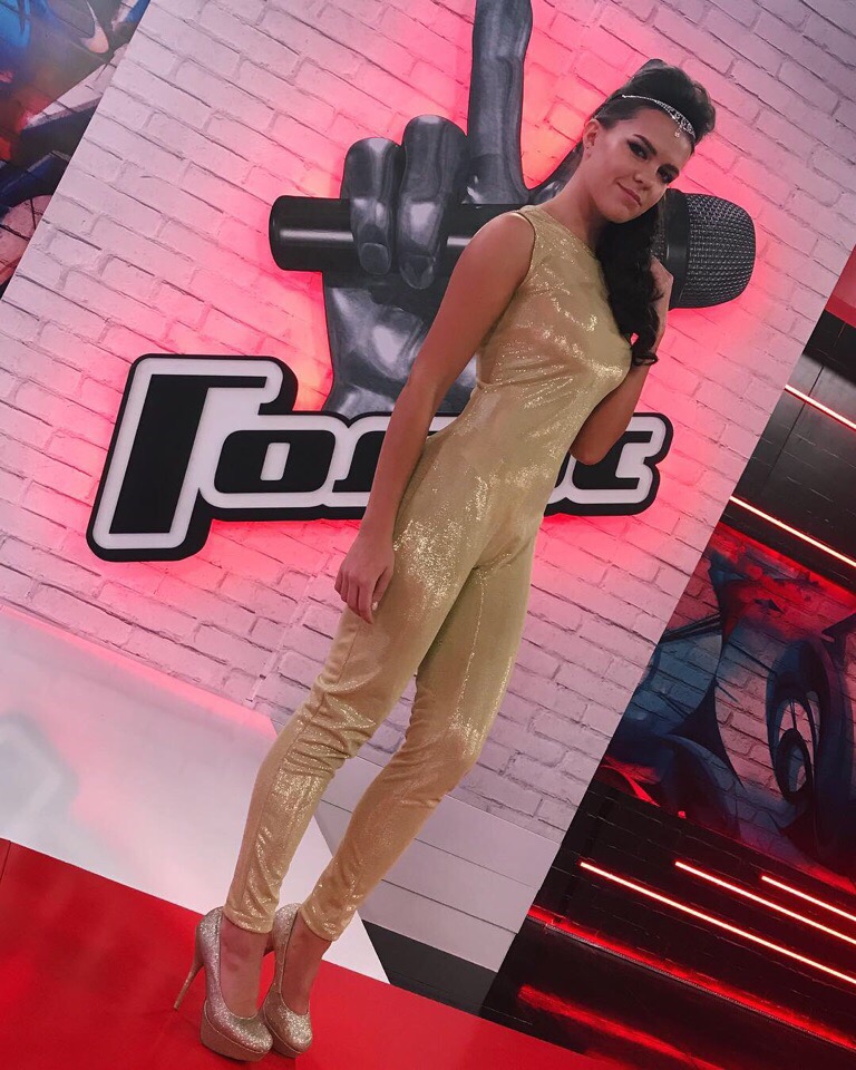 Дарья Шигина, участница вокального шоу “Голос”, рассказала о том, какие эмоции ее обуревали после ухода из проекта и что она намерена делать дальше