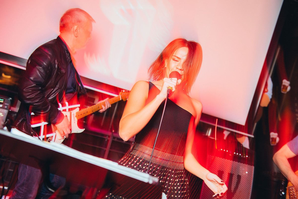 Дарья Шигина, участница вокального шоу “Голос”, рассказала о том, какие эмоции ее обуревали после ухода из проекта и что она намерена делать дальше