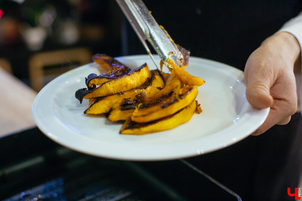 DJ Koks, перешедший на функциональное питание, оценил стейк из тыквы от мастер-шефа кулинарной студии Roulet