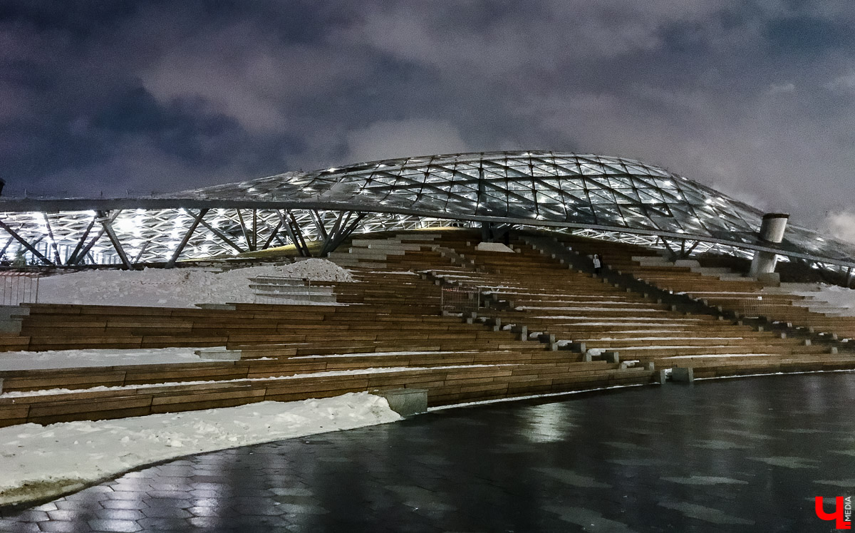 Прогулка по зимнему парку “Зарядье” в Москве