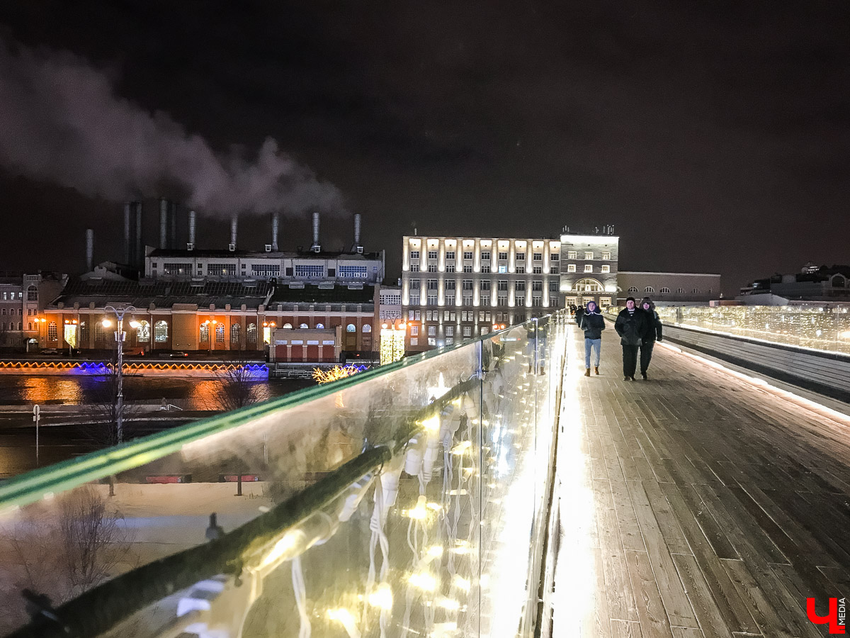 Прогулка по зимнему парку “Зарядье” в Москве