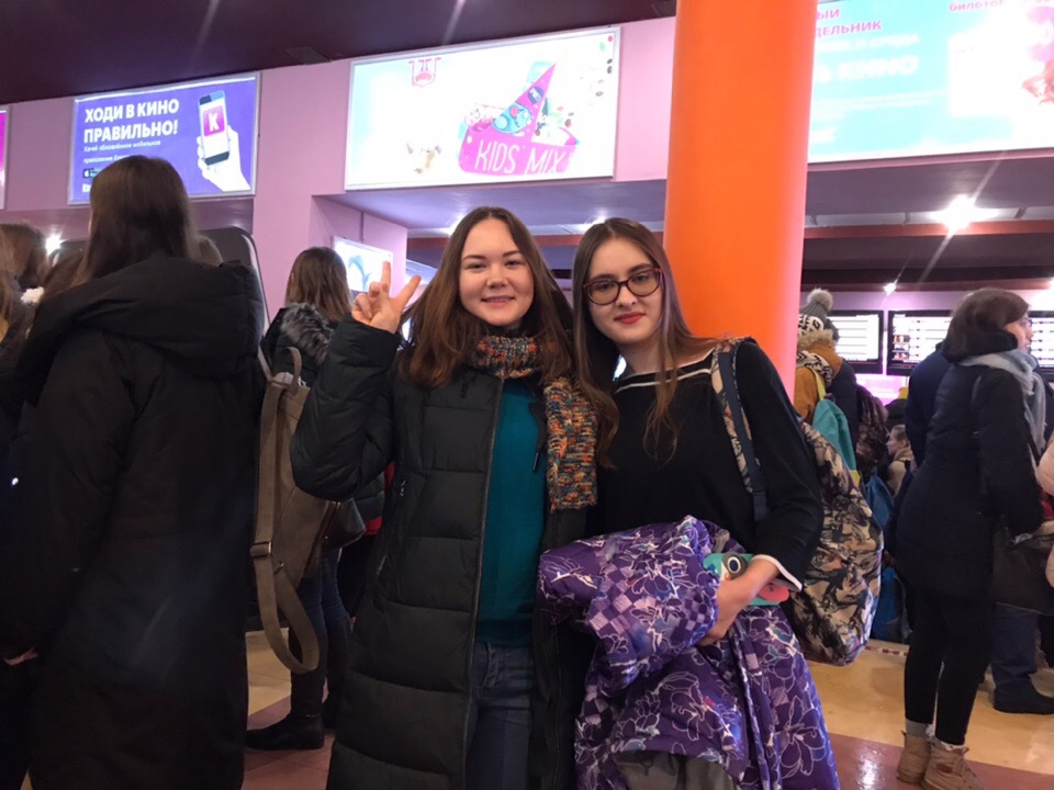 Фанаты группы BTS Марина Дьякова и Светлана Иванова