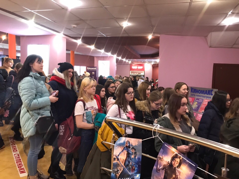 Концерт корейской группы BTS в кинотеатре