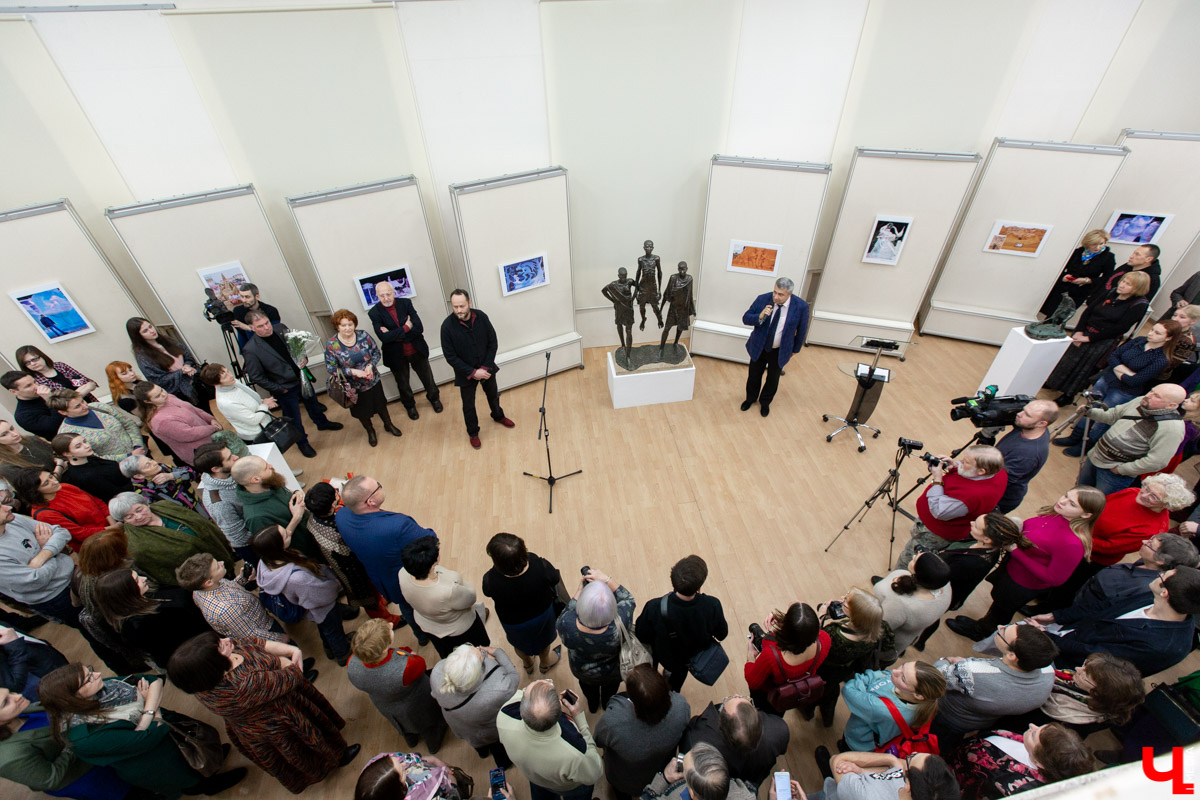 Персональная выставка скульптора Ильи Шанина открылась в Центре ИЗО во Владимире