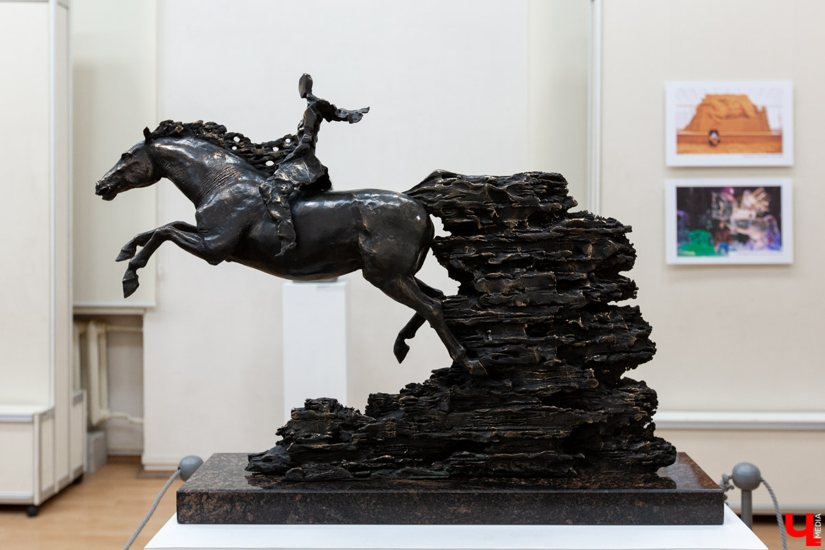 Персональная выставка скульптора Ильи Шанина открылась в Центре ИЗО во Владимире