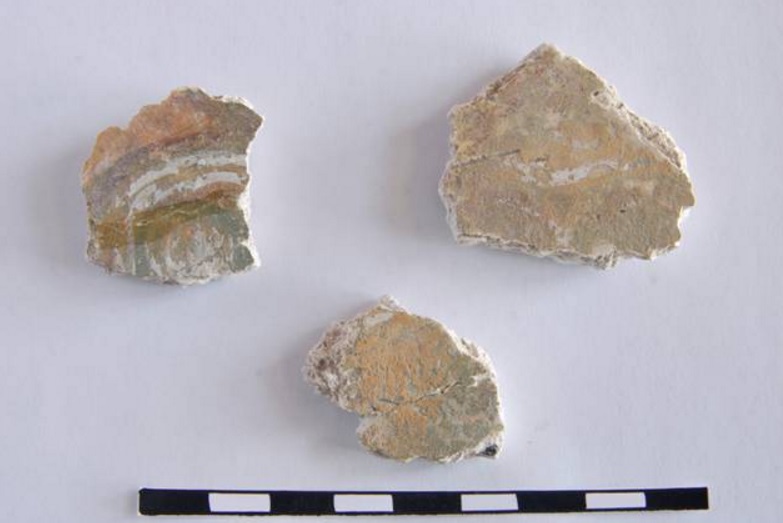 В древности фасады белокаменных храмов Владимирщины были расписными. По крайней мере, по одной из версий