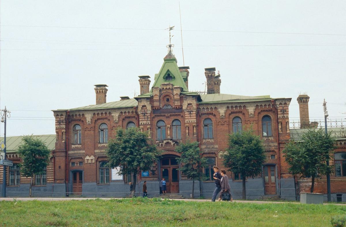 Здание Земского ремесленного училища во Владимире. 1990 год