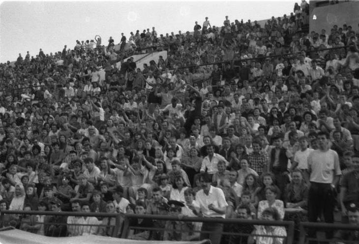 Благотворительный футбольный матч звезд российской эстрады со сборной руководящих работников Владимирской области. 1 июля 1992 года