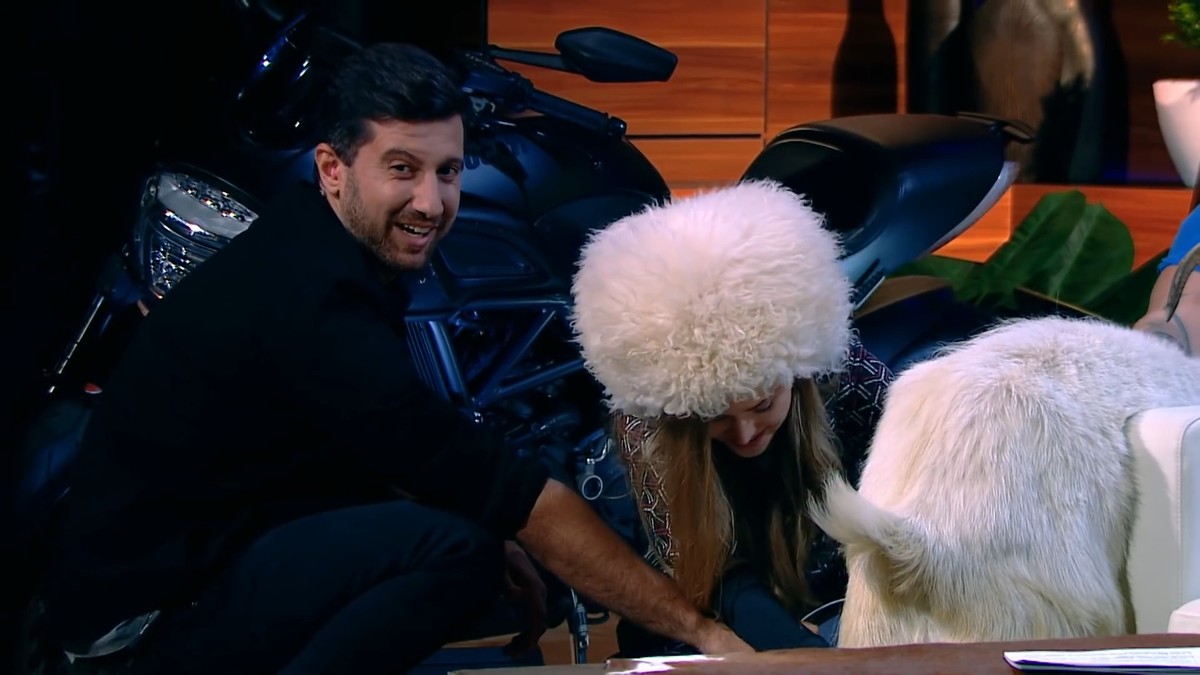 Популярная муромская блогерша “Поля из деревки” откровенно рассказала о себе на шоу Амирана Сардарова