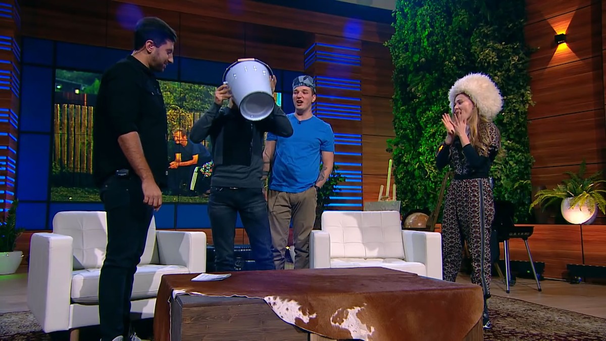 Популярная муромская блогерша “Поля из деревки” откровенно рассказала о себе на шоу Амирана Сардарова