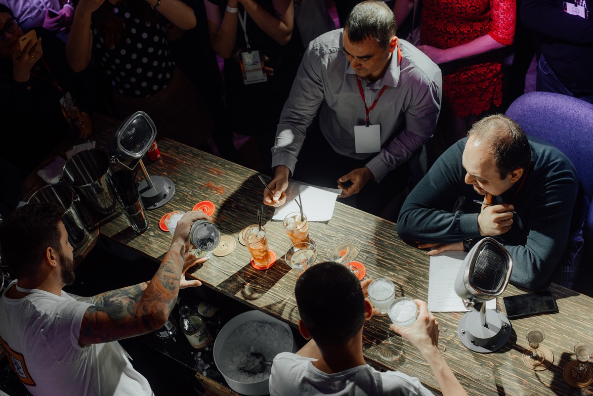 Во владимирском рестобаре “Пятница” соревновались бартендеры Владимира, Мурома и Москвы