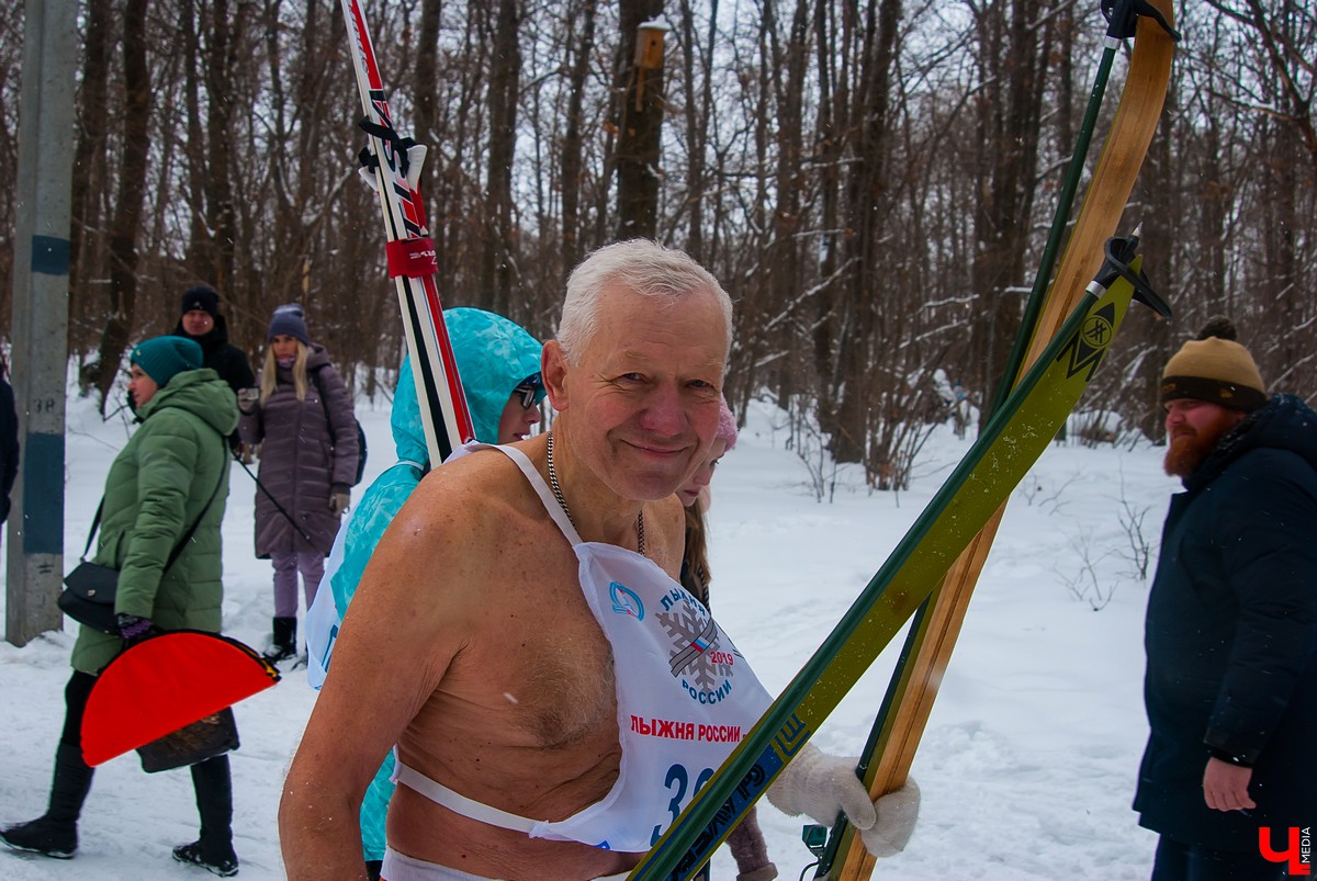 9 февраля в парке “Дружба” прошло ежегодное соревнование “Лыжня России”. Мероприятие собрало 11 тысяч участников и зрителей