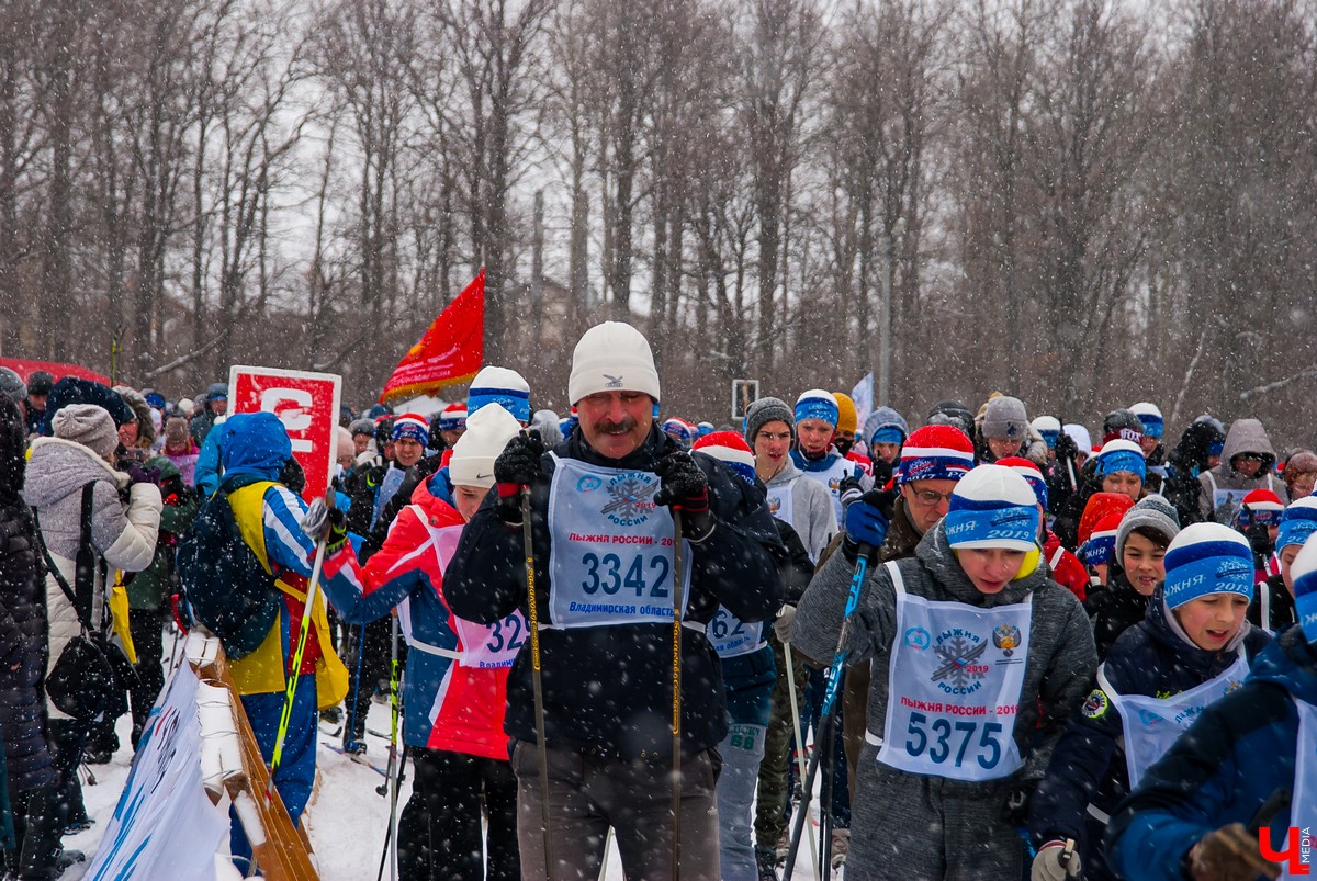 9 февраля в парке “Дружба” прошло ежегодное соревнование “Лыжня России”. Мероприятие собрало 11 тысяч участников и зрителей