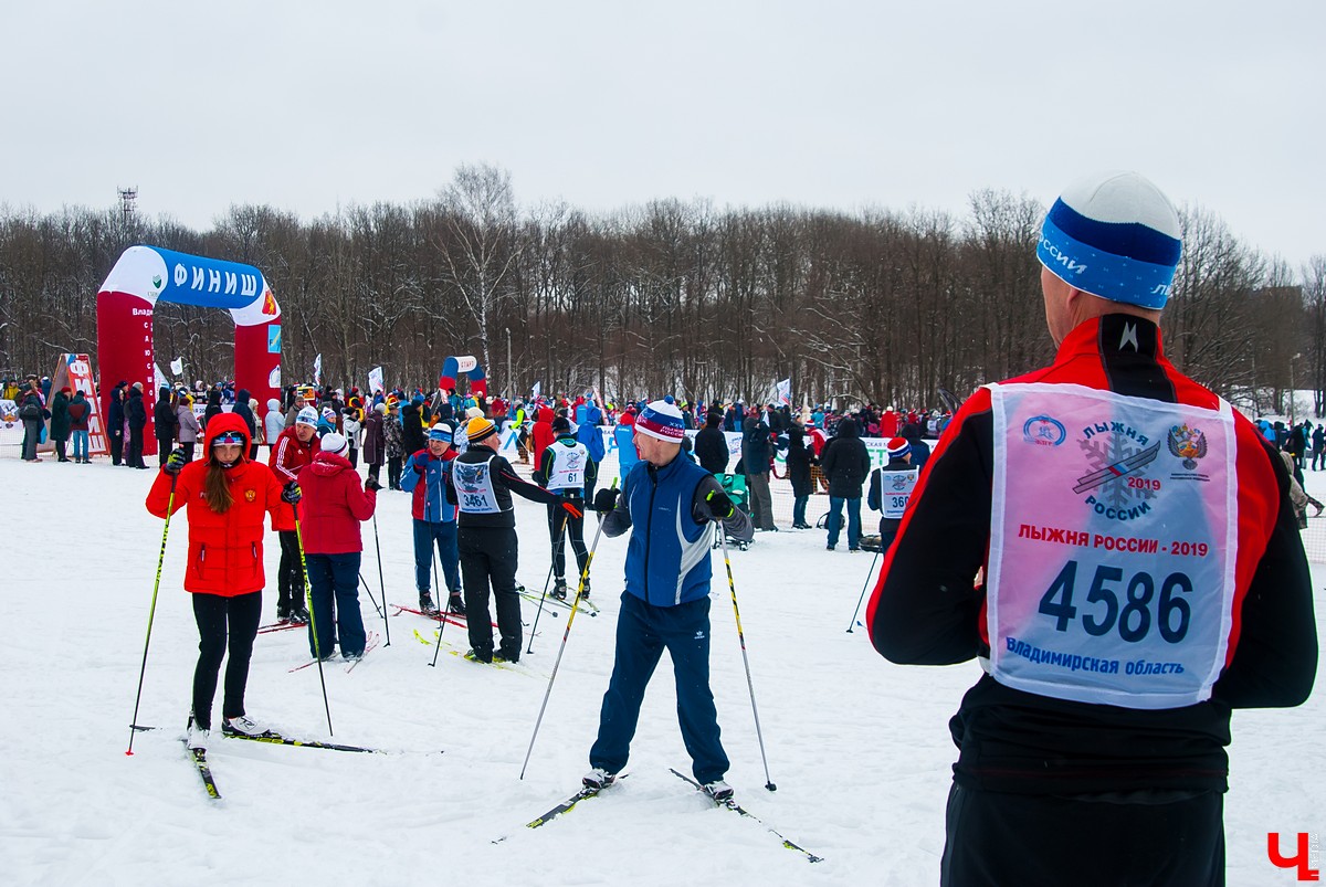 9 февраля в парке “Дружба” прошло ежегодное соревнование “Лыжня России”. Мероприятие собрало 11 тысяч участников и зрителей