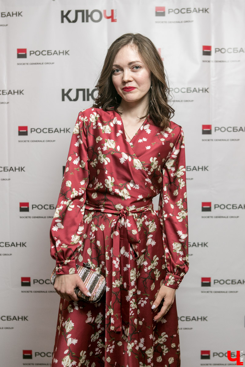 Выбрали 10 запоминающихся и ярких нарядов церемонии и узнали, как правильно собираться на светские вечеринки