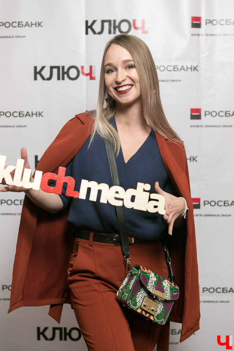 Выбрали 10 запоминающихся и ярких нарядов церемонии и узнали, как правильно собираться на светские вечеринки