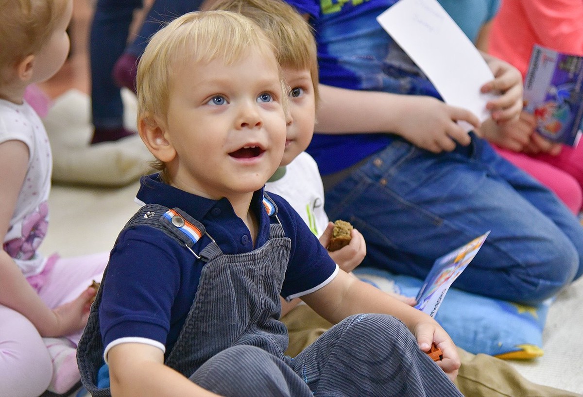 3 марта во Владимире откроется второй сезон “Атмосферного театра”. Московский театр “ТАРАТУМБ” даст спектакль “Аленький цветочек” для камерной аудитории