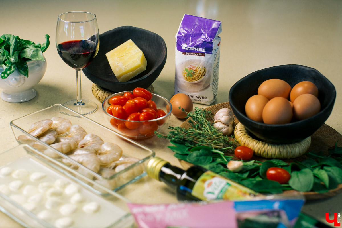 В кулинарном проект “Ключ-Медиа” оперный певец с мировой известностью Василий Хорошев понял, что может быть полезен на кухне своей жене Анастасии