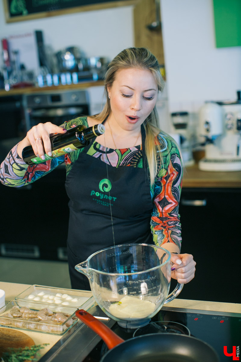 В кулинарном проект “Ключ-Медиа” оперный певец с мировой известностью Василий Хорошев понял, что может быть полезен на кухне своей жене Анастасии