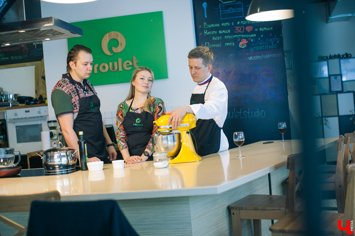 В кулинарном проект “Ключ-Медиа” оперный певец с мировой известностью Василий Хорошев понял, что может быть полезен на кухне своей жене Анастасии