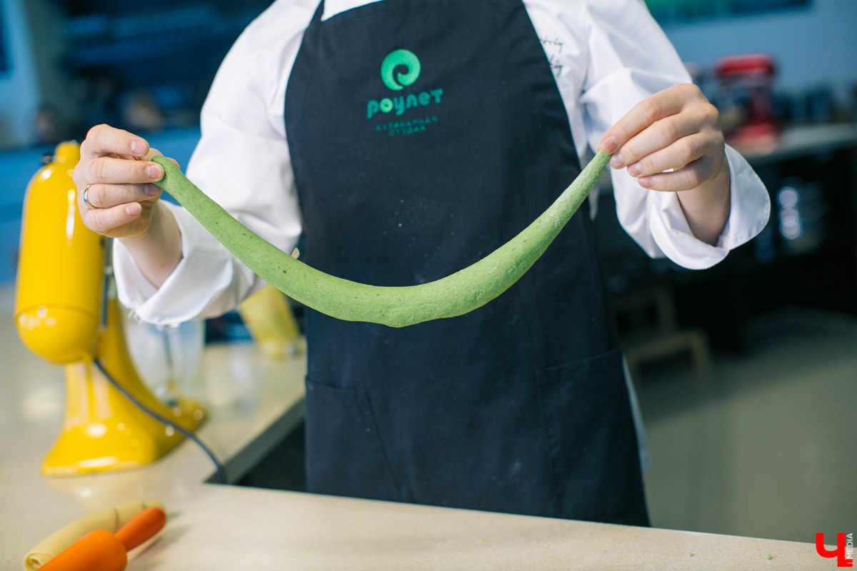 В кулинарном проект “Ключ-Медиа” оперный певец с мировой известностью Василий Хорошев понял, что может быть полезен на кухне своей жене Анастасии