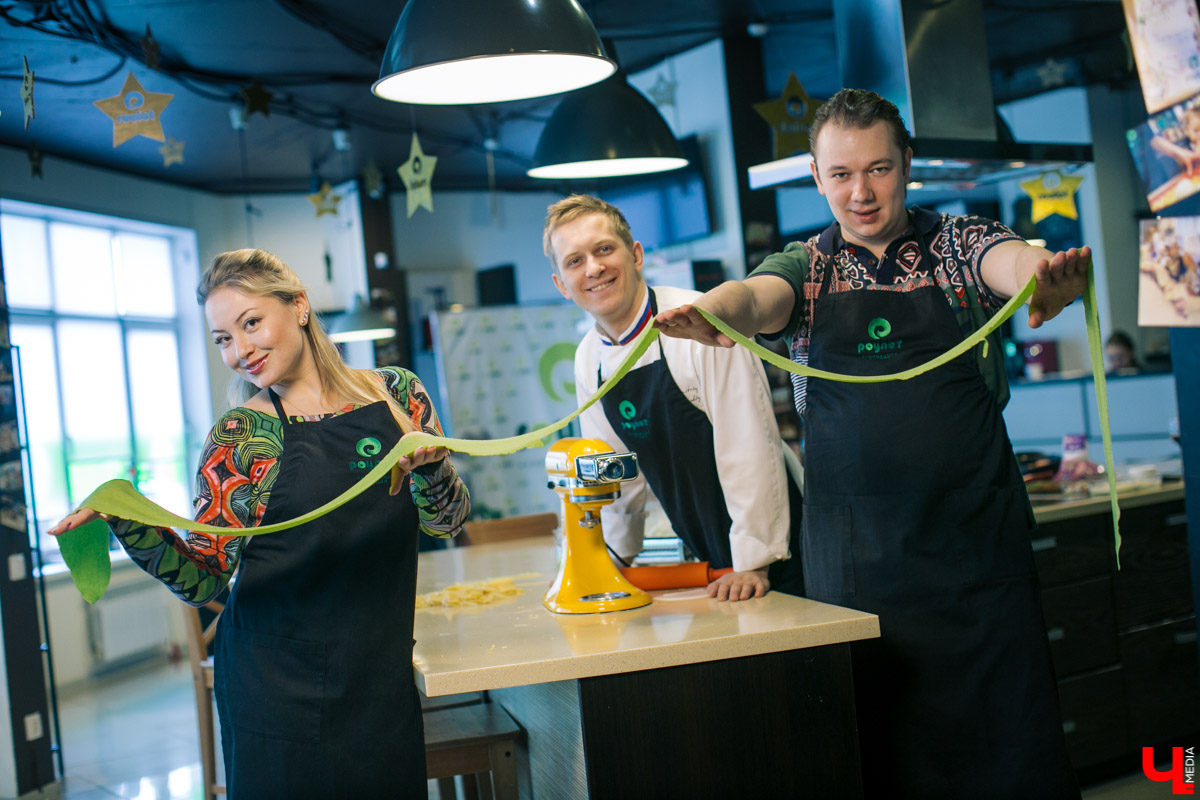 В кулинарном проект “Ключ-Медиа” оперный певец с мировой известностью Василий Хорошев понял, что может быть полезен на кухне своей жене Анастасии