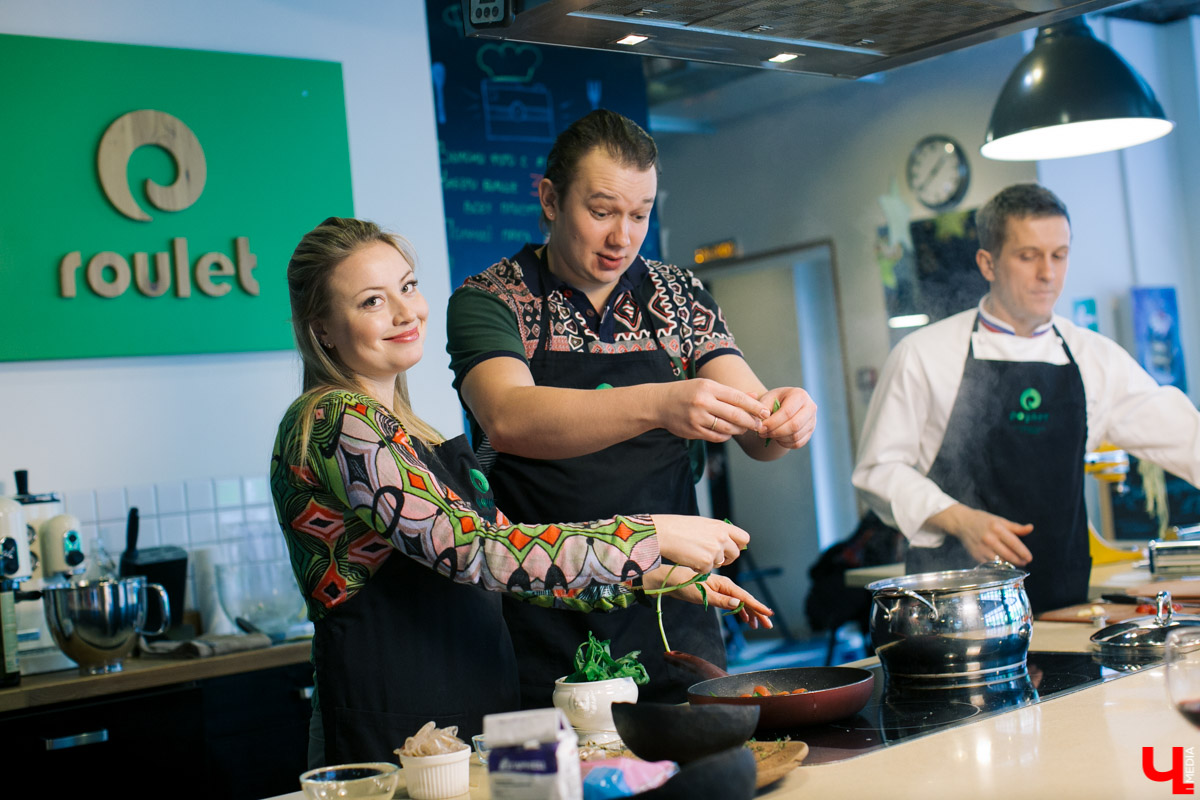 В кулинарном проект “Ключ-Медиа” оперный певец с мировой известностью Василий Хорошев понял, что может быть полезен на кухне своей жене Анастасии