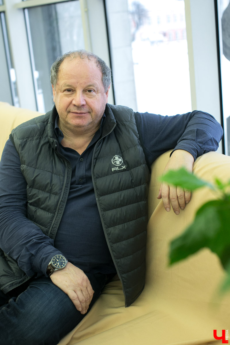 Режиссер Астрахан готовит выпуск классической версии “Доходного места” на владимирской сцене, не “корежа” автора, а извлекая новые смыслы