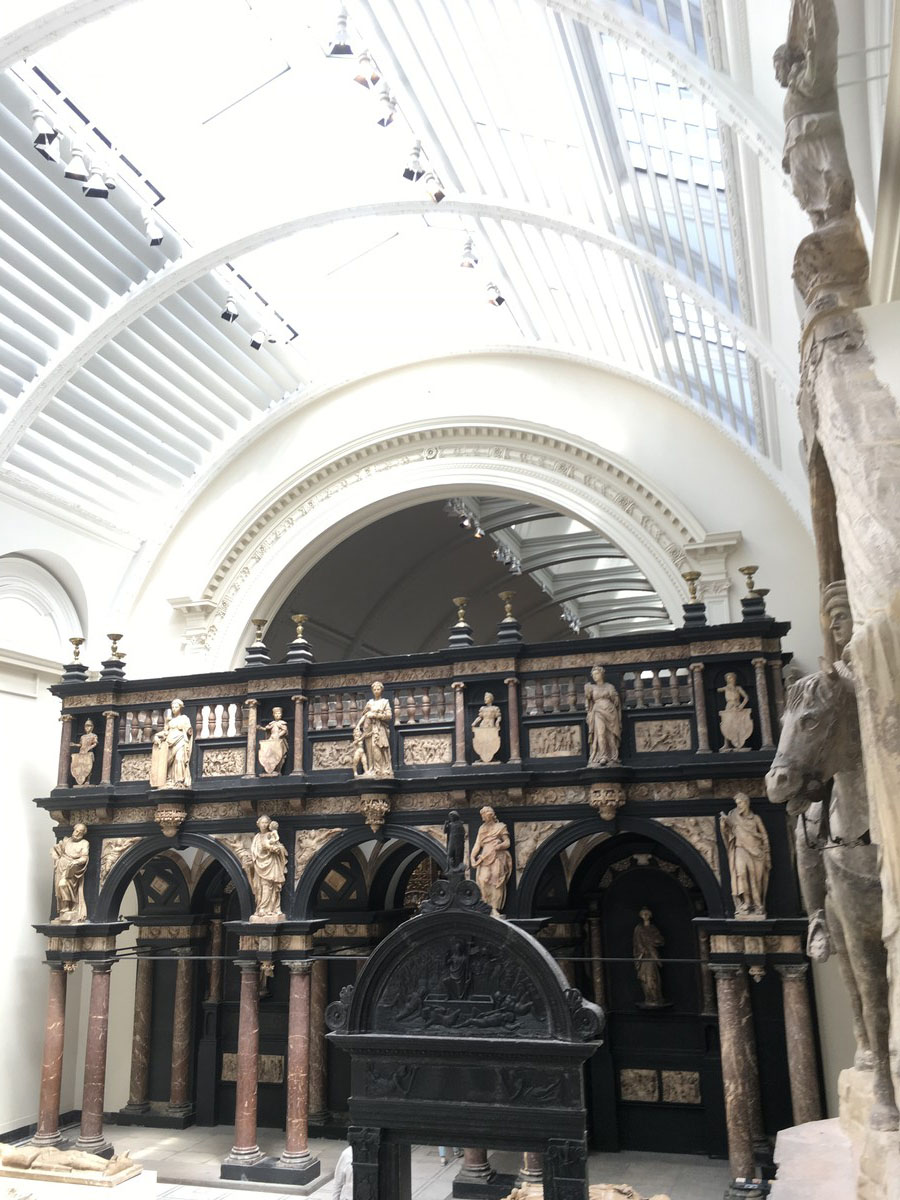 Заядлый владимирский путешественник Даниэль Левашов составил топ-5 разоблачений самых распространенных стереотипов о жизни англичан, исходя из собственной практики