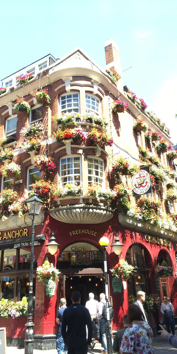 Заядлый владимирский путешественник Даниэль Левашов составил топ-5 разоблачений самых распространенных стереотипов о жизни англичан, исходя из собственной практики