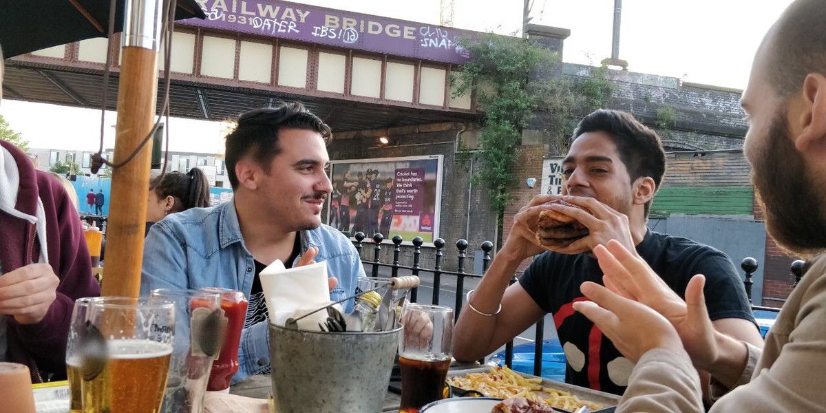 Заядлый владимирский путешественник Даниэль Левашов составил топ-5 разоблачений самых распространенных стереотипов о жизни англичан, исходя из собственной практики