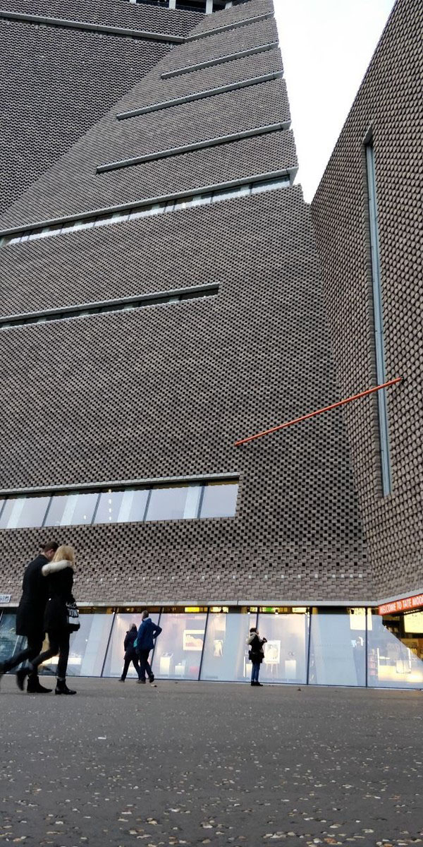 Заядлый владимирский путешественник Даниэль Левашов составил топ-5 разоблачений самых распространенных стереотипов о жизни англичан, исходя из собственной практики