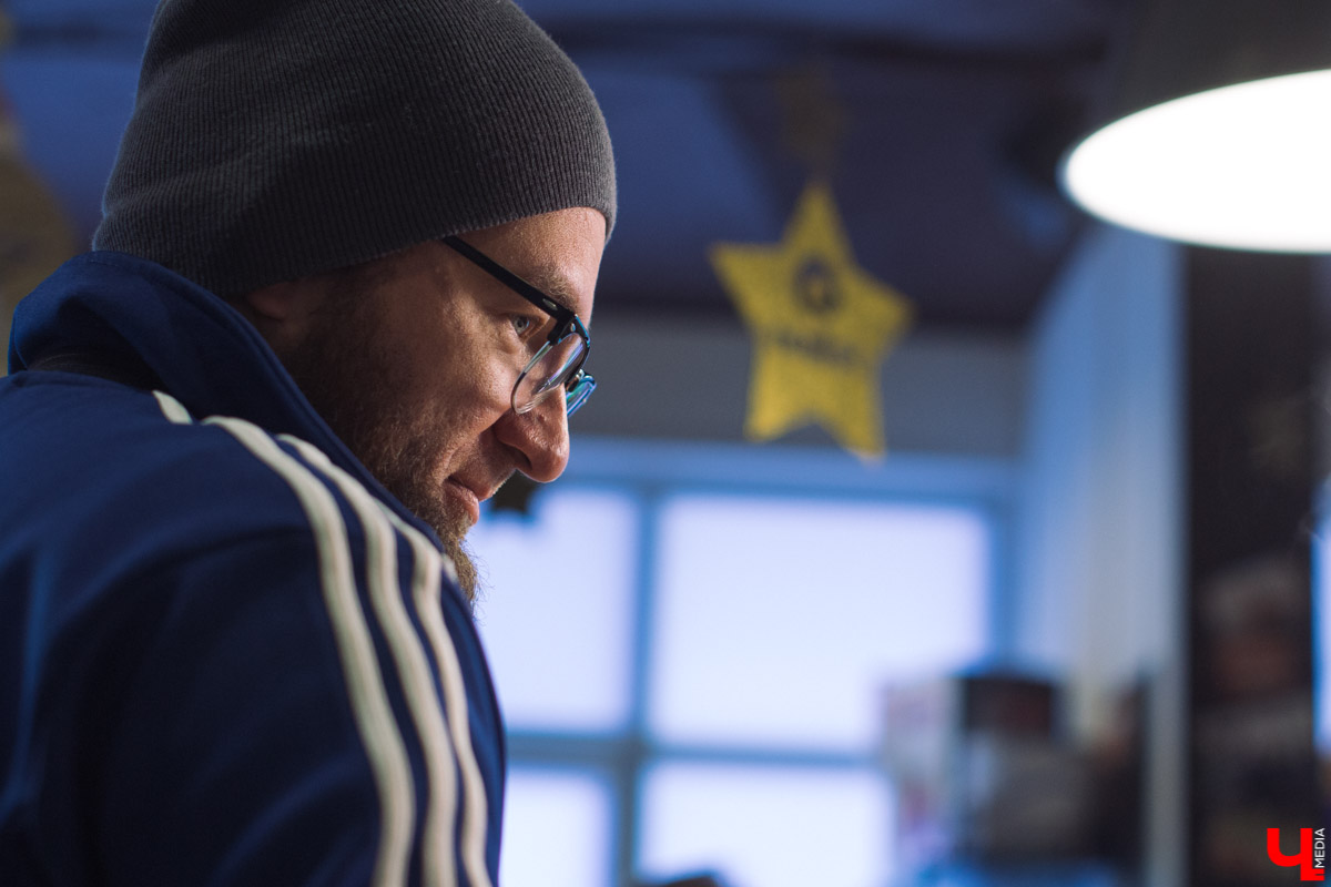 Тимофей Копылов готовил угощение из ненавистной печенки, варил варенье из лука и укрощал сверхмощный блендер в Roulet