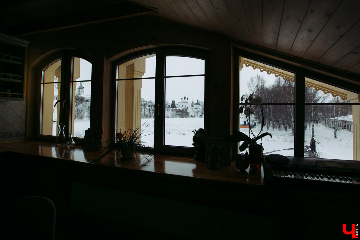 Обычно уезжают из маленьких городков в столицу. У Марии Поляковой все случилось наоборот. Она переехала из Москвы в Суздаль. И вот что из этого получилось