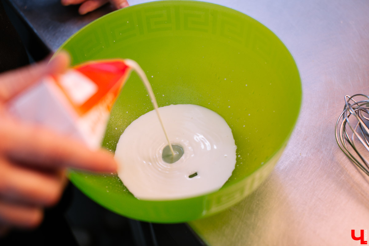 Специально к Масленице шеф-повар одного из владимирских ресторанов Сергей Лапочкин поделился идеями и секретами, как удивить домочадцев разнообразными версиями главного праздничного блюда