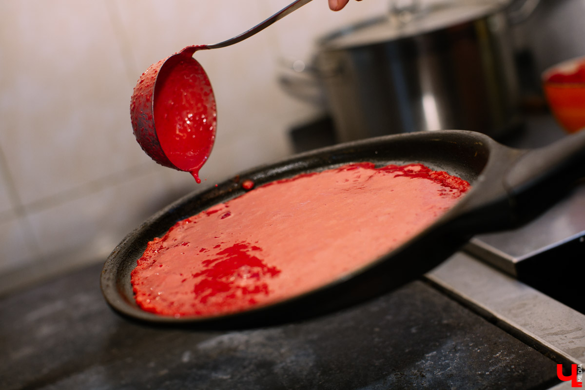 Рецепт красных блинов к Масленице от шеф-повара ресторана