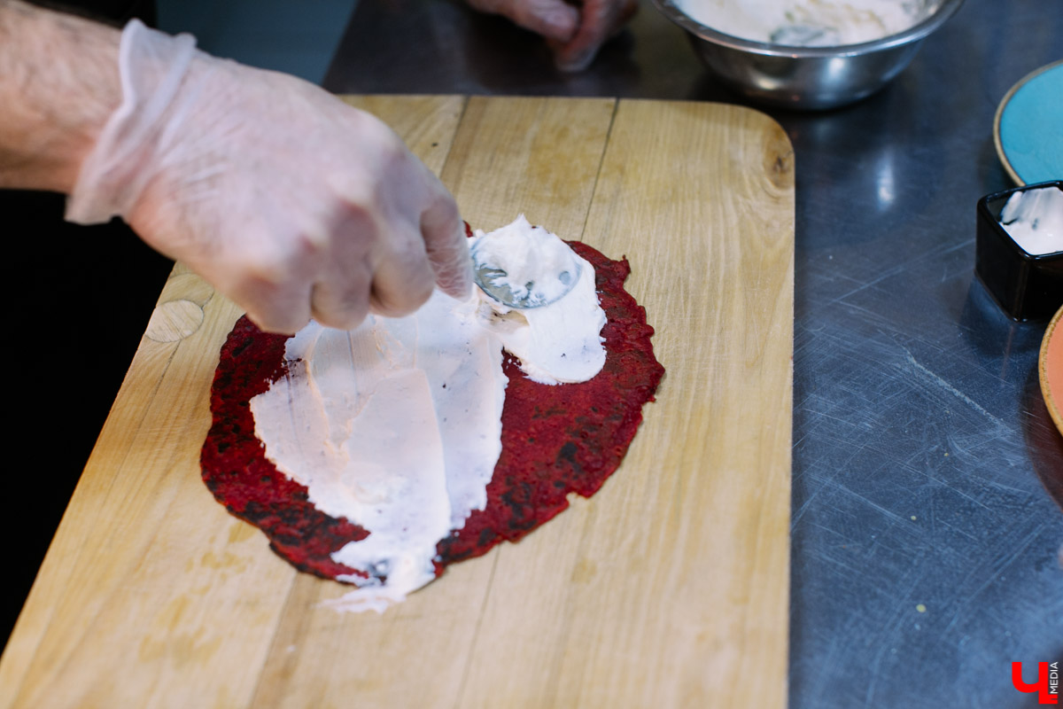 Рецепт красных блинов к Масленице от шеф-повара ресторана