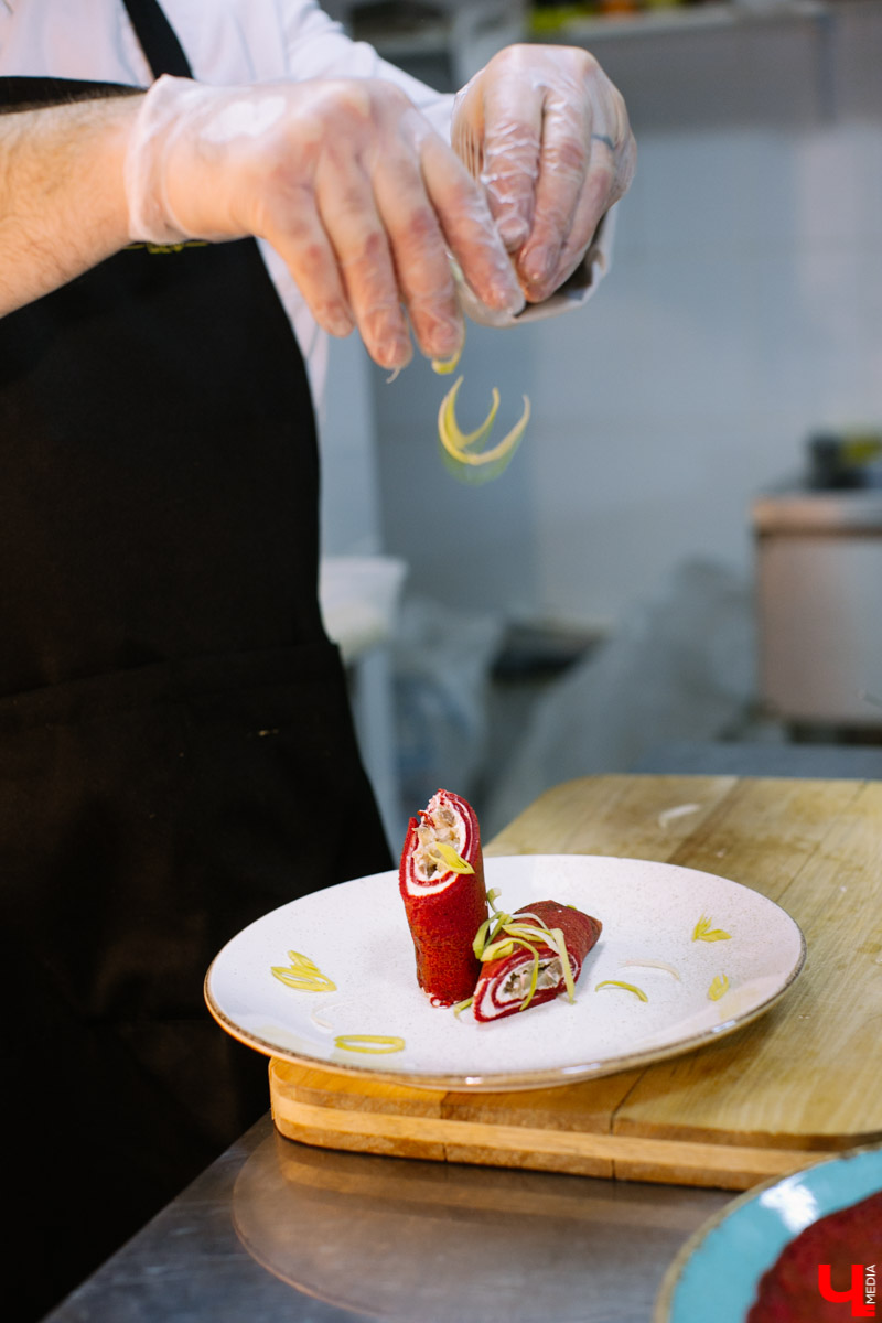 Рецепт красных блинов к Масленице от шеф-повара ресторана