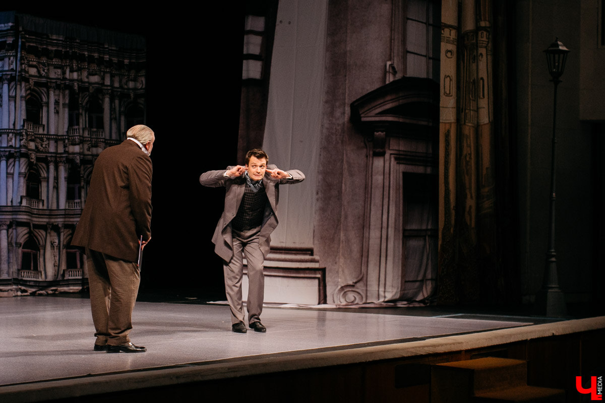 Премьера “Доходного места” прошла во Владимире с аншлагом, и пробудила у зрителей неприятные ассоциации