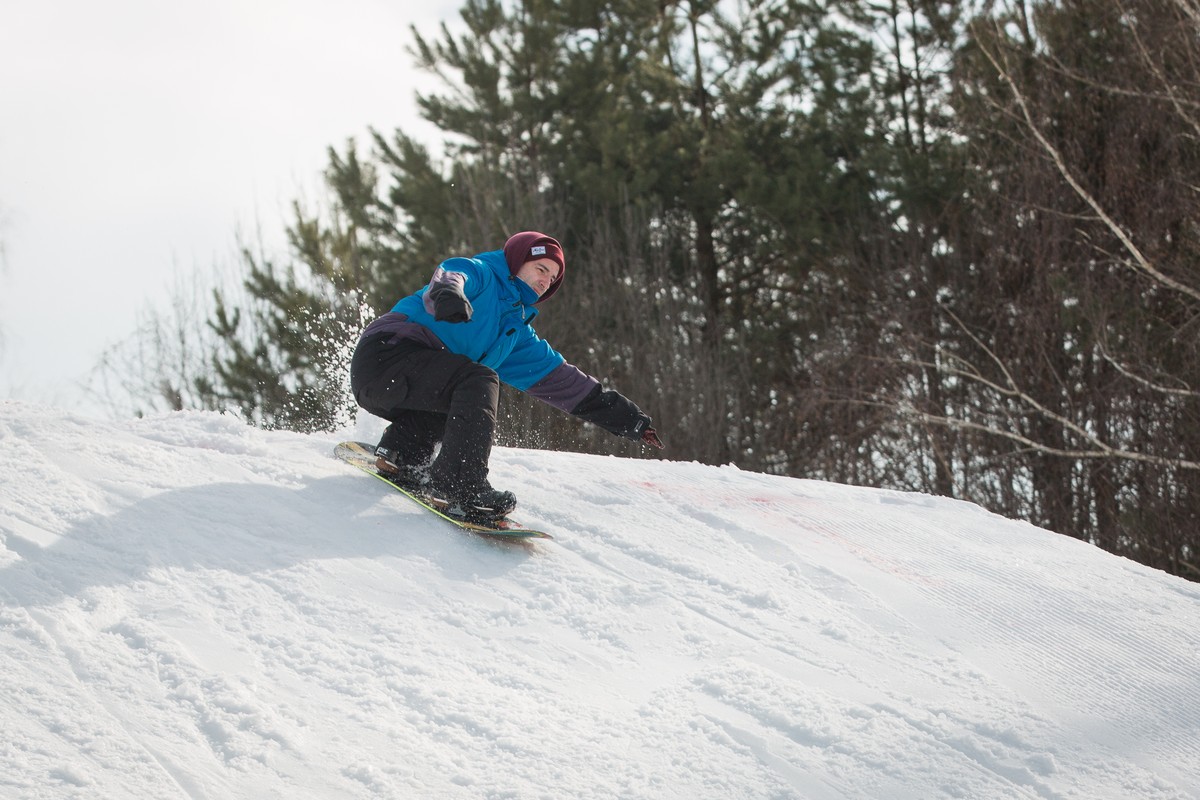 В Суздальском районе в комплексе “Заячья гора” 9 марта прошел фестиваль сноубордов