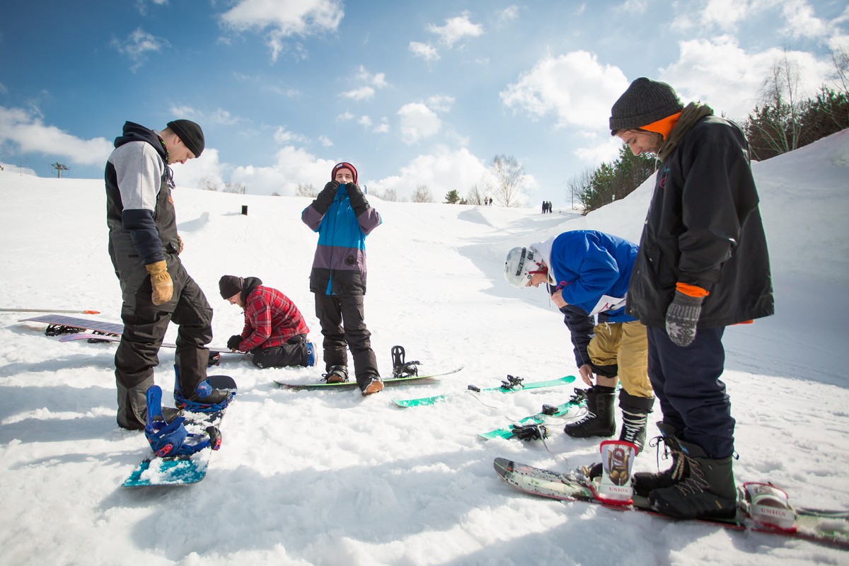В Суздальском районе в комплексе “Заячья гора” 9 марта прошел фестиваль сноубордов