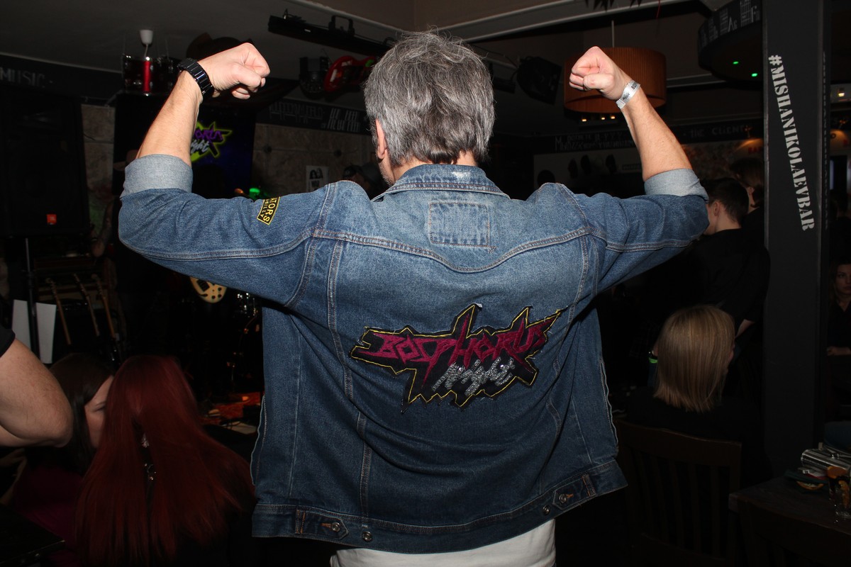 8 марта творческая лаборатория «Другой Mishanikolaev Бар» была заполнена до краев. Все пришли насладиться концертом искрометной, дикой, необузданной владимирской рок-группы Bosphorus Night