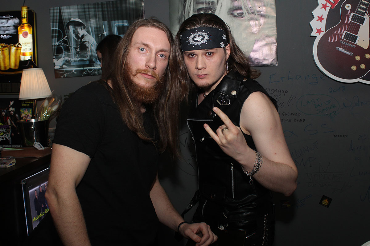 8 марта творческая лаборатория «Другой Mishanikolaev Бар» была заполнена до краев. Все пришли насладиться концертом искрометной, дикой, необузданной владимирской рок-группы Bosphorus Night