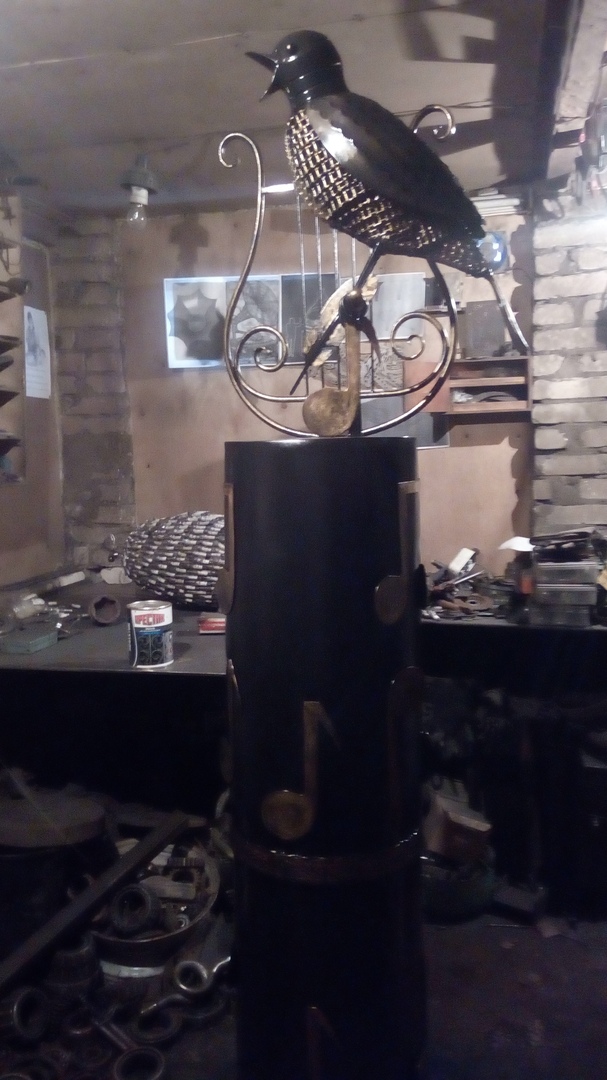 Проект “Вязниковский соловей” хоть и не выиграл в конкурсе “Культурный след”, но все же был реализован. Скульптура певчей птицы уже готова. И место для ее установки выбрано