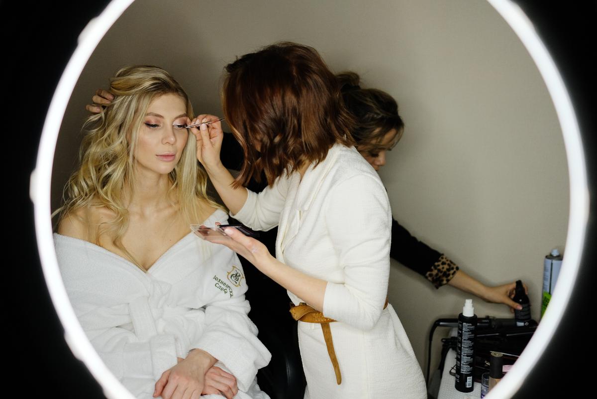 Во Владимире прошло ежегодное мероприятие «Завтрак с невестой», где специалисты бьюти-индустрии презентовали 10 актуальных образов свадебной моды сезона 2019