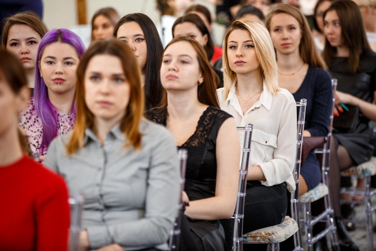 Во Владимире прошло ежегодное мероприятие «Завтрак с невестой», где специалисты бьюти-индустрии презентовали 10 актуальных образов свадебной моды сезона 2019
